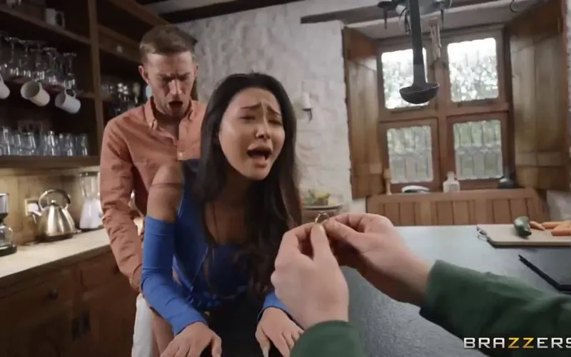 Lên đỉnh khi được con ghệ cầu hôn, nhưng có gì đó sai sai