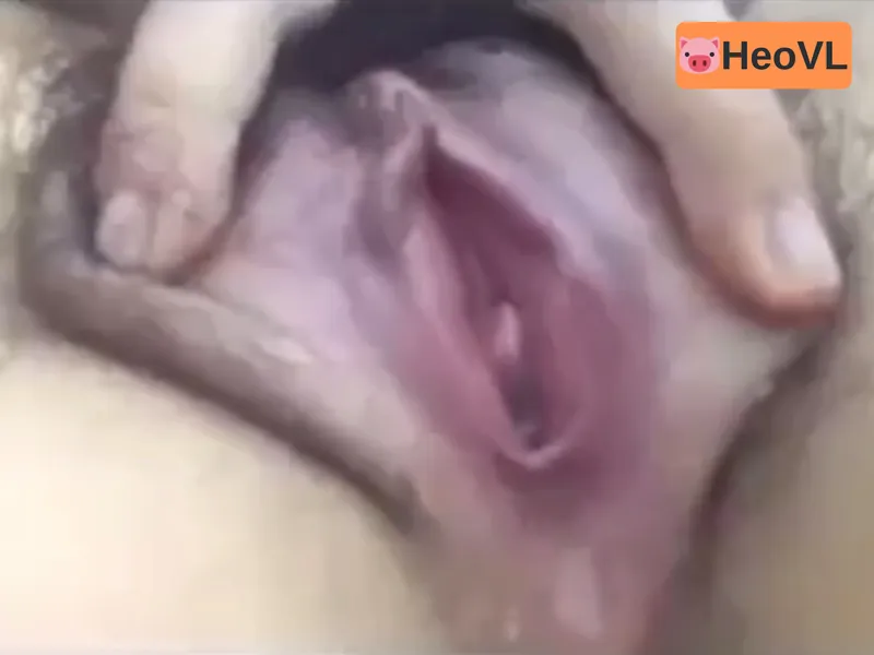 Người yêu show cận cảnh lồn đang thở