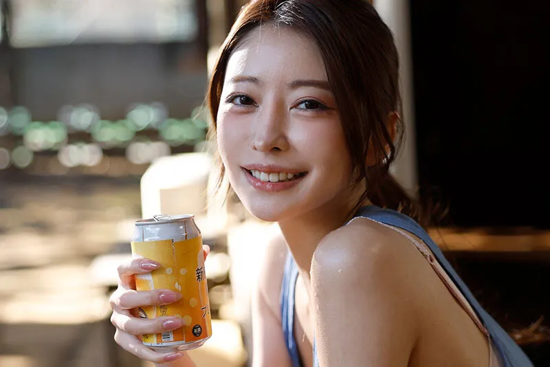 Phang chị nhà bên xinh đẹp khi về quê